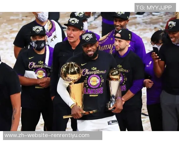 勇士逆转骑士夺冠之战回顾2017年NBA总决赛第五场精彩瞬间分析